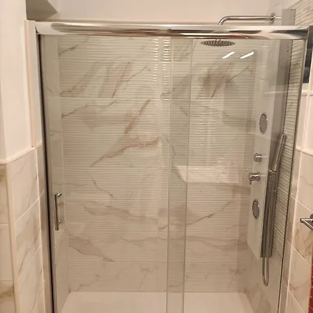 Tarajalluxuryroom Πανσιόν